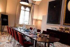 St. Pancras, London, Autograph Collection