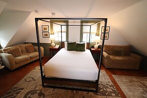 Swift House Inn