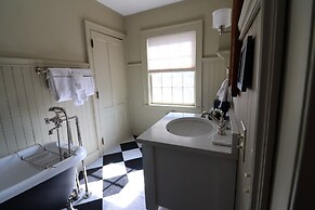 Swift House Inn