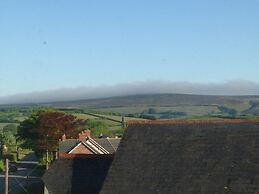 Exmoor House - Guest House