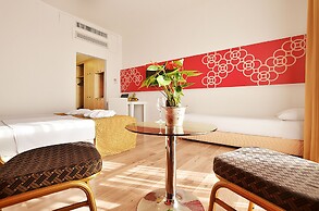 Ruth Daniel Residence