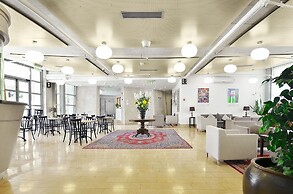 Ruth Daniel Residence