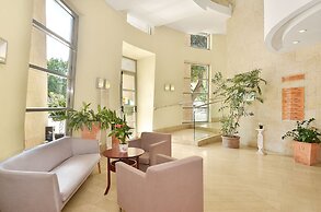 Ruth Daniel Residence