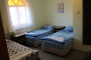 Valleypark Hotel - Hostel