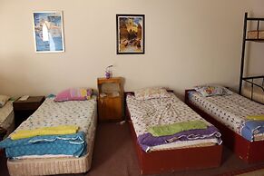 Valleypark Hotel - Hostel