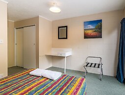 Judges Pool Motel