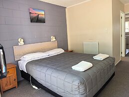 Judges Pool Motel