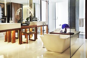 Hansar Bangkok Hotel