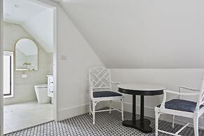 Seahorse Inn Hotel & Villas