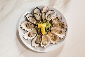 Seahorse Inn Hotel & Villas