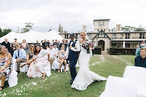 Seahorse Inn Hotel & Villas