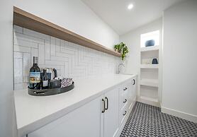 Seahorse Inn Hotel & Villas