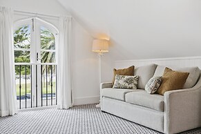 Seahorse Inn Hotel & Villas