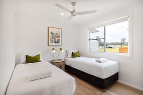 Seahorse Inn Hotel & Villas