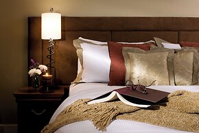 Bellstar Suites at Solara Resort