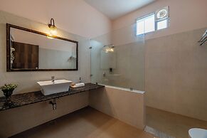 Suryaa Villa - A City Centre Hotel