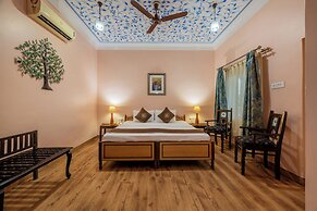 Suryaa Villa - A City Centre Hotel