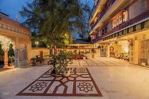 Suryaa Villa - A City Centre Hotel