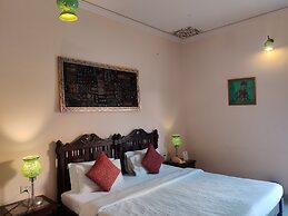 Suryaa Villa - A City Centre Hotel