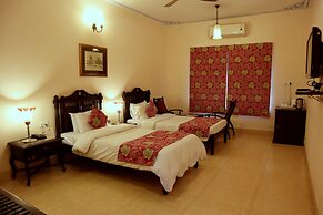 Suryaa Villa - A City Centre Hotel