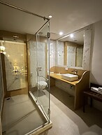 Suryaa Villa - A City Centre Hotel