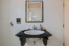 Suryaa Villa - A City Centre Hotel