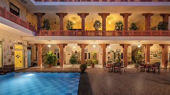 Suryaa Villa - A City Centre Hotel
