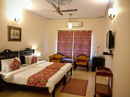Suryaa Villa - A City Centre Hotel