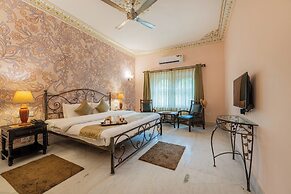 Suryaa Villa - A City Centre Hotel