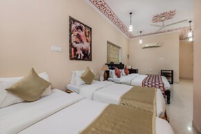Suryaa Villa - A City Centre Hotel