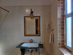 Suryaa Villa - A City Centre Hotel