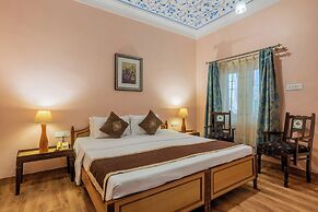Suryaa Villa - A City Centre Hotel