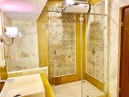 Suryaa Villa - A City Centre Hotel