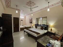 Suryaa Villa - A City Centre Hotel