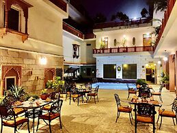 Suryaa Villa - A City Centre Hotel