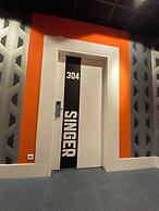 Singer109 Hostel