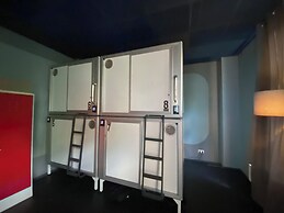 Singer109 Hostel