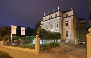 Platinum Palace Boutique Hotel & SPA
