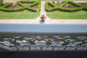 Denison Boutique Hotel