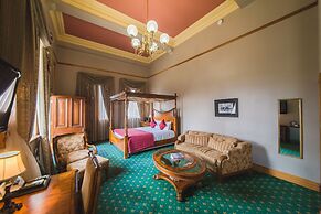 Denison Boutique Hotel