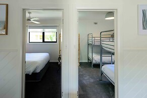 Georges Bay Apartments