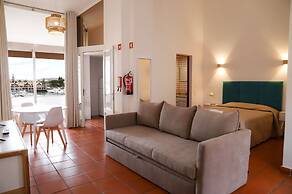 Marina Plaza - Apartments