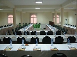 Coconut Grove Regency Hotel