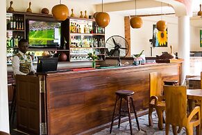 Coconut Grove Regency Hotel