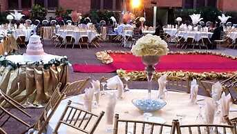 Coconut Grove Regency Hotel