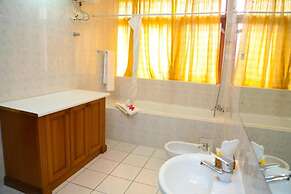 Coconut Grove Regency Hotel