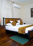 Coconut Grove Regency Hotel