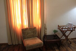 Coconut Grove Regency Hotel