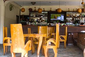 Coconut Grove Regency Hotel