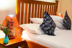 Coconut Grove Regency Hotel